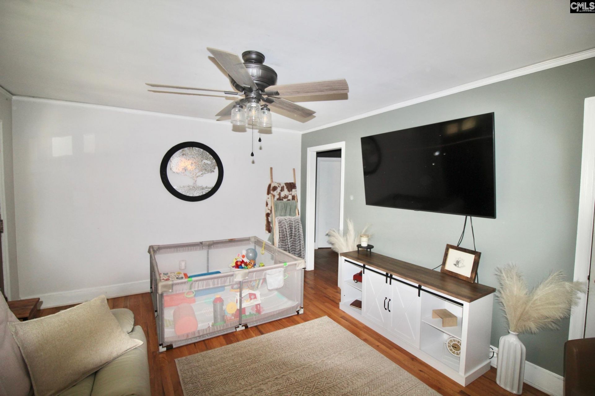 1209 Pine Street  Photo 6