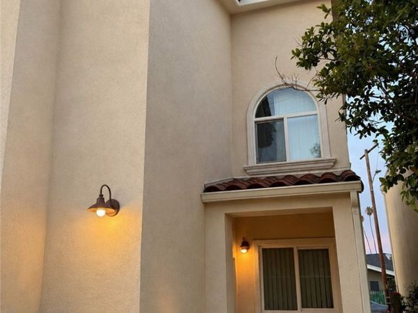 1637 E Gage Avenue, Los Angeles, CA 90001