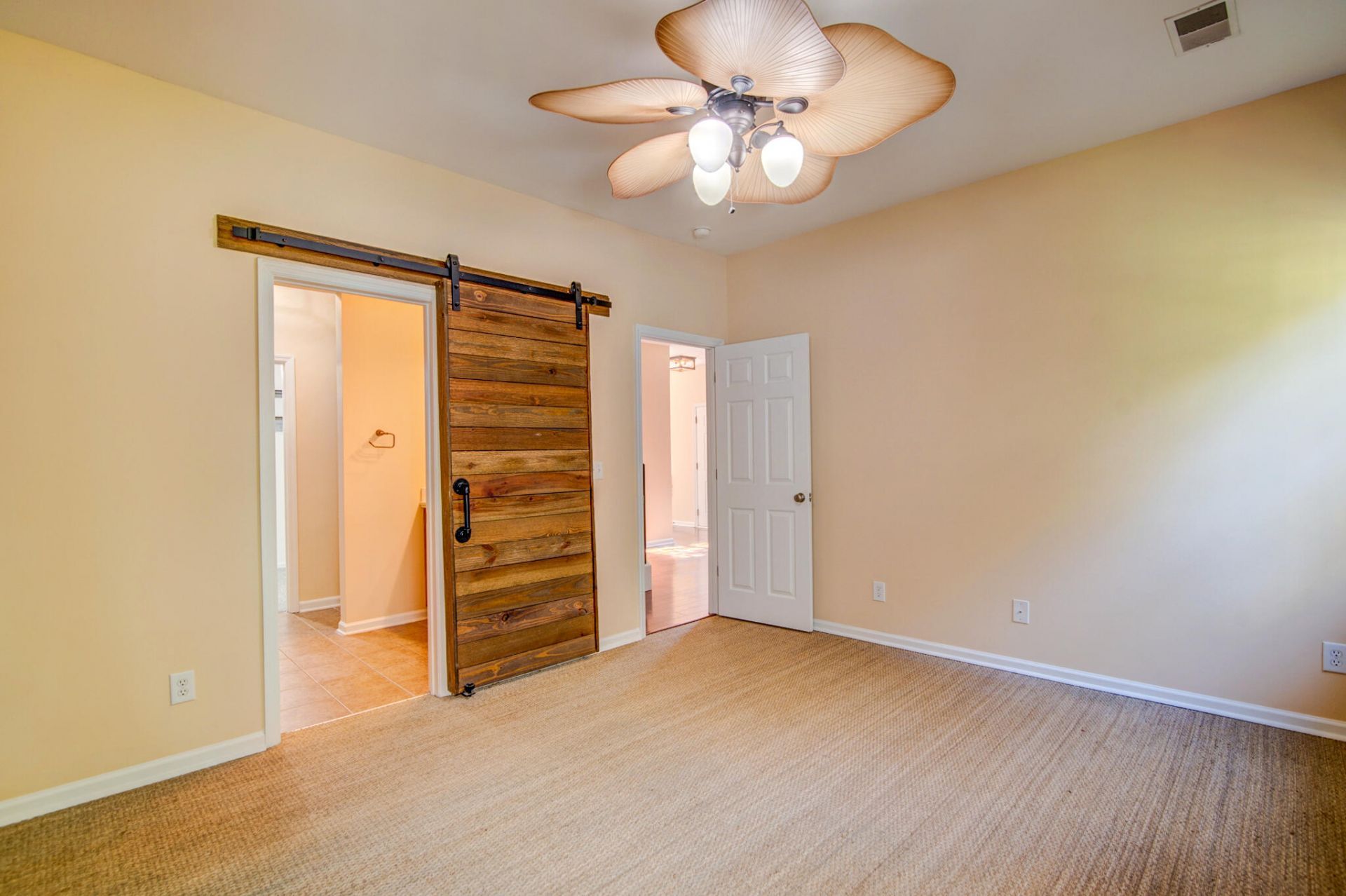 135 Dorothy Drive Photo 16