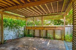 135 Dorothy Drive photo 4