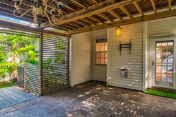 135 Dorothy Drive photo 4