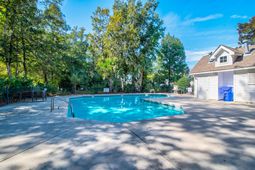 135 Dorothy Drive photo 4