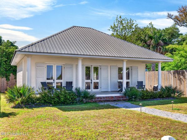 506 N Beach Boulevard, Bay Saint Louis, MS 39520