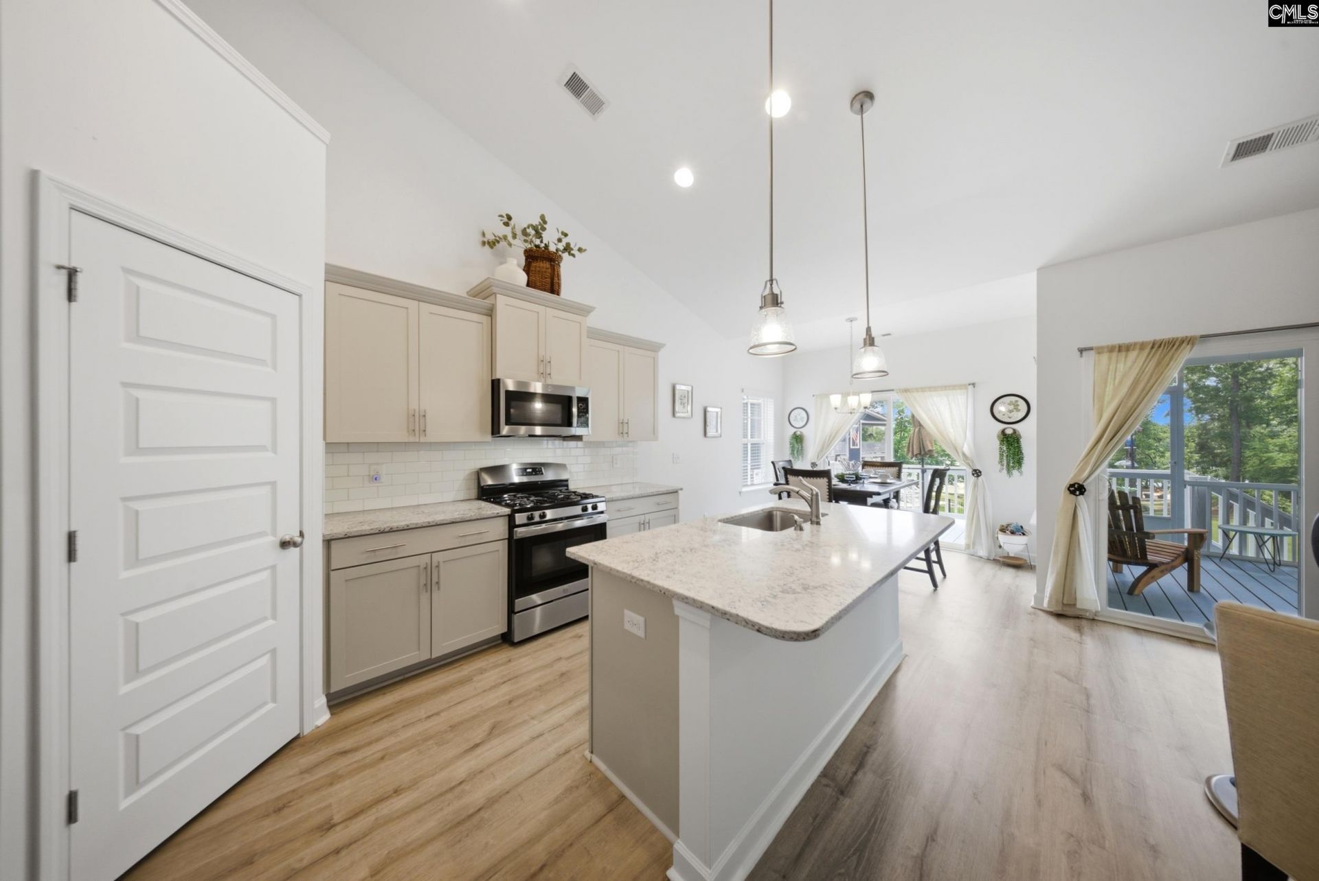 105 Somerset Court Photo 10