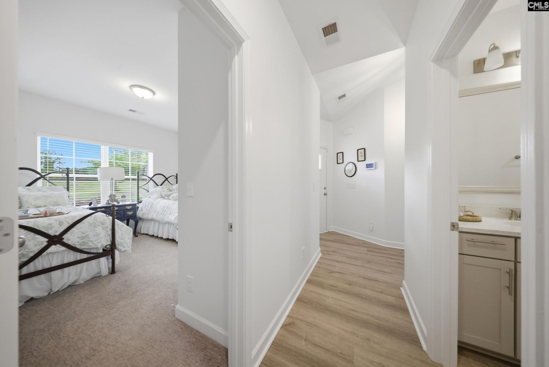 105 Somerset Court Photo 18