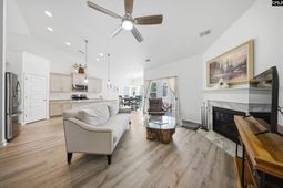 105 Somerset Court photo 4