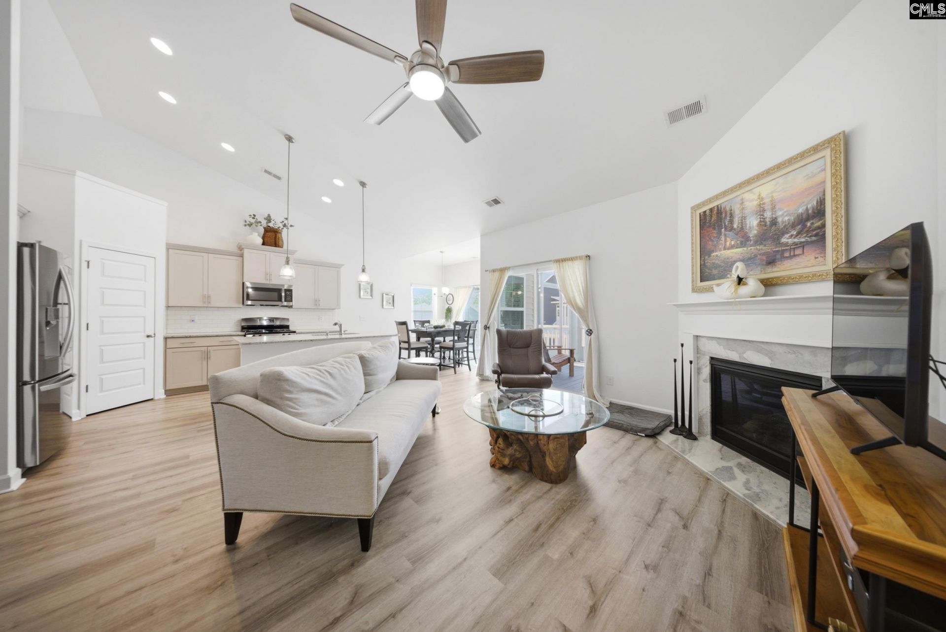 105 Somerset Court Photo 6