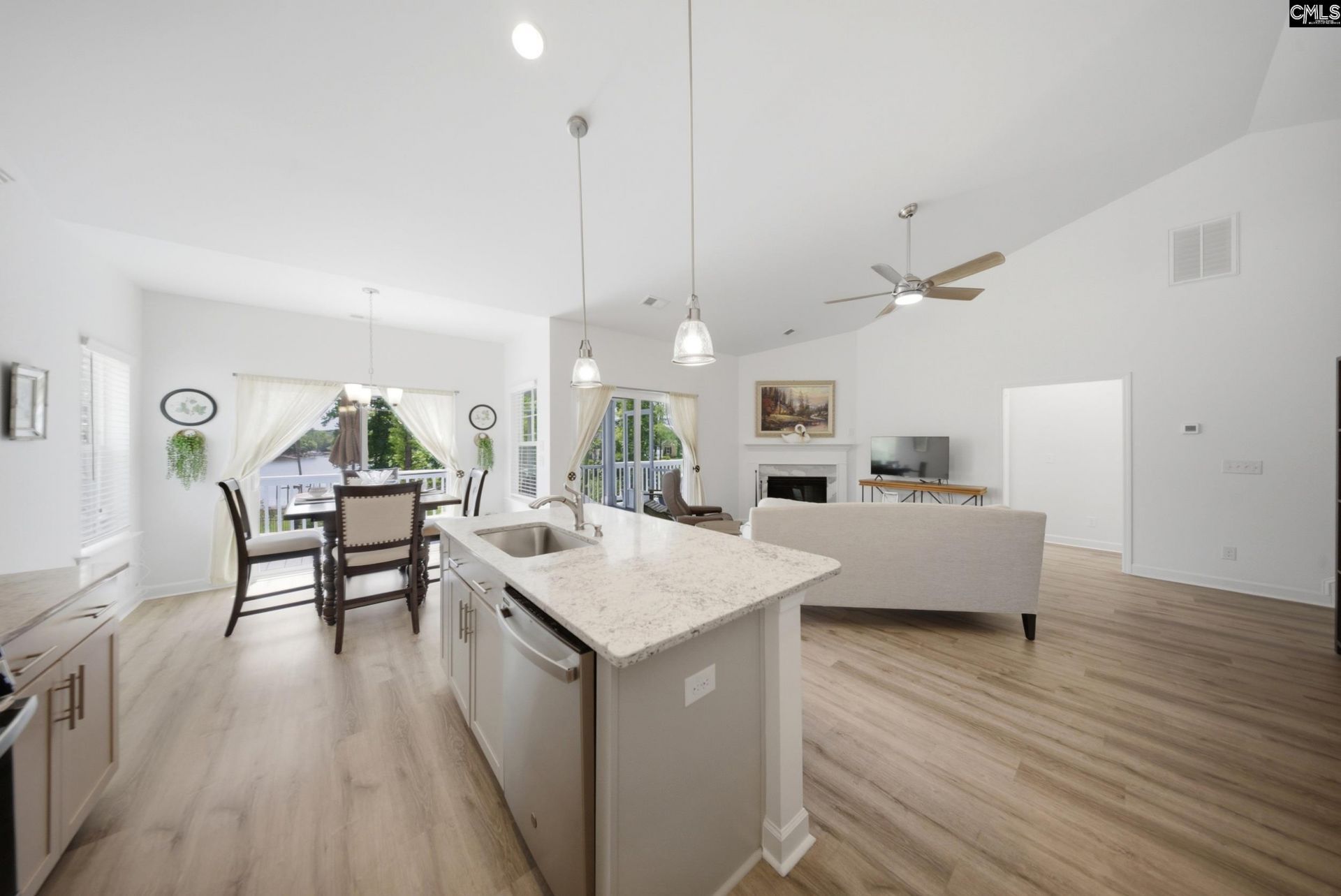 105 Somerset Court Photo 8