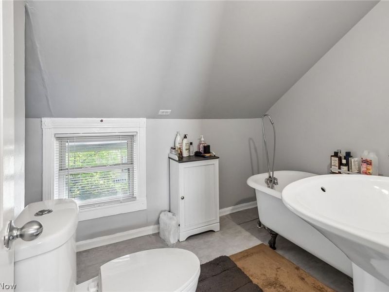 1111 Clark Avenue, Cleveland, OH 44109 Photo 28