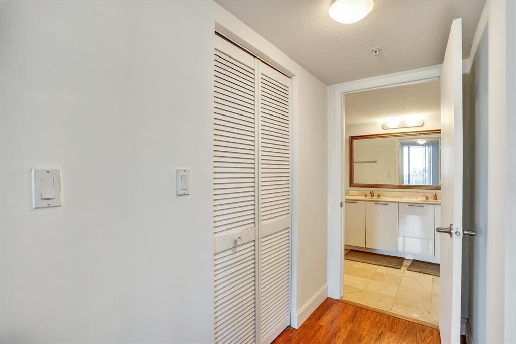 1800 N Bayshore Drive, Unit 1610, Miami, FL 33132 Photo