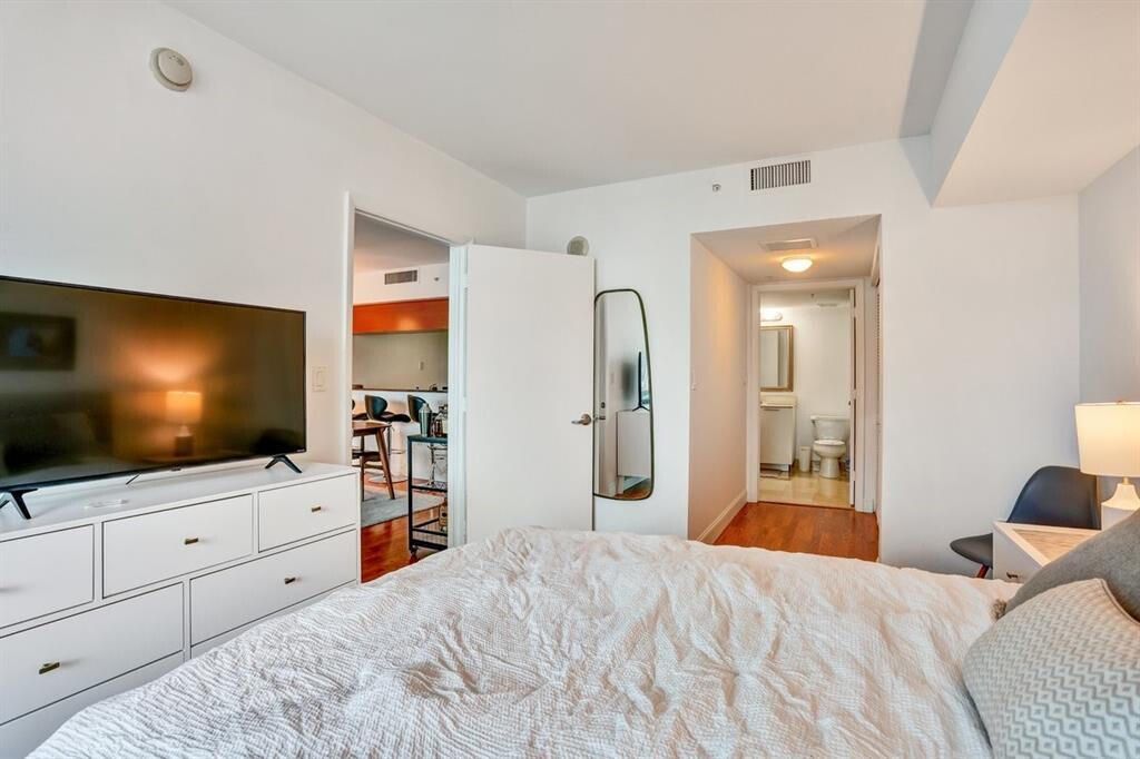 1800 N Bayshore Drive, Unit 1610, Miami, FL 33132 Photo
