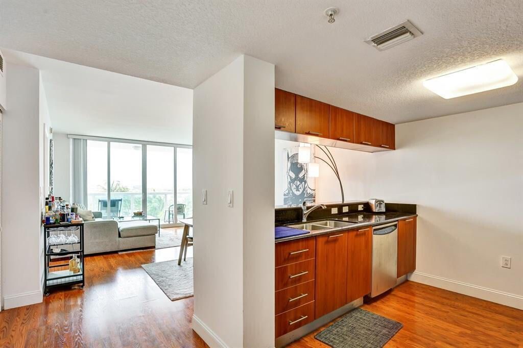 1800 N Bayshore Drive, Unit 1610, Miami, FL 33132 Photo