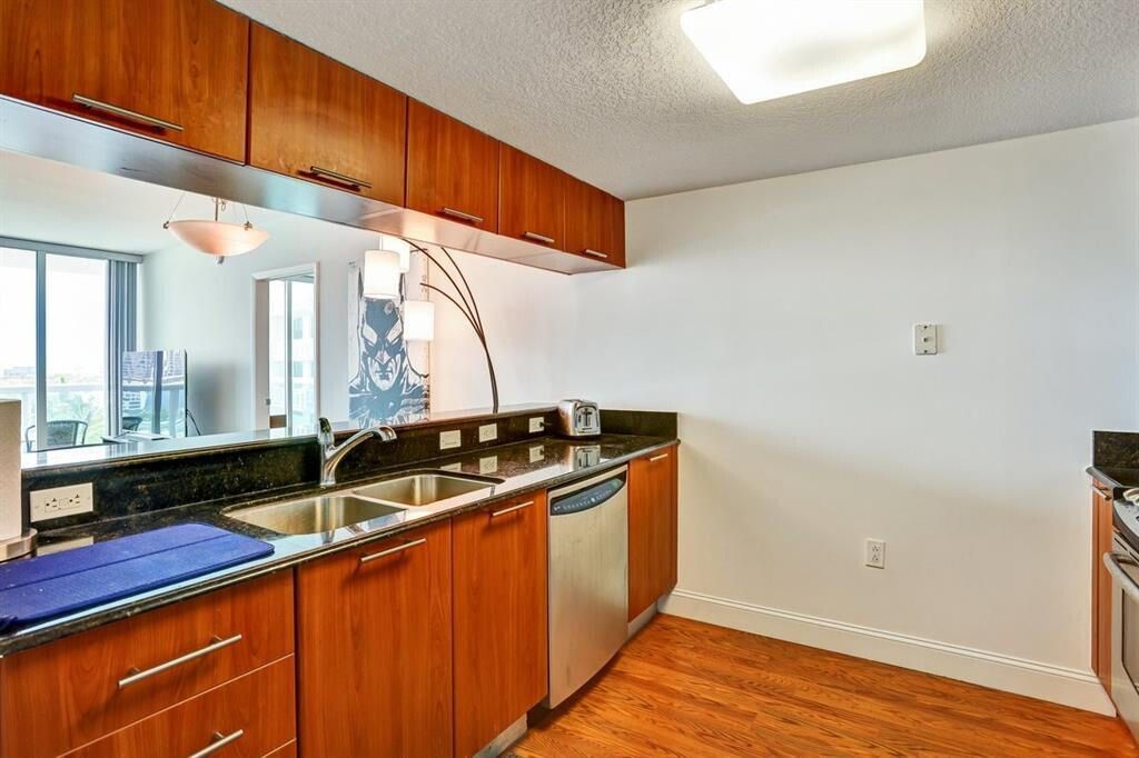 1800 N Bayshore Drive, Unit 1610, Miami, FL 33132 Photo