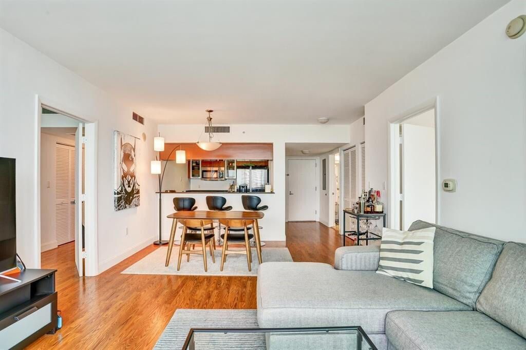 1800 N Bayshore Drive, Unit 1610, Miami, FL 33132 Photo