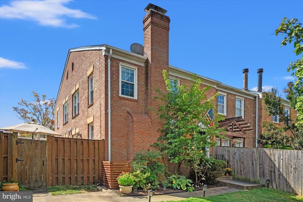 912 Bernard Street, Alexandria, VA 22314 Main Photo
