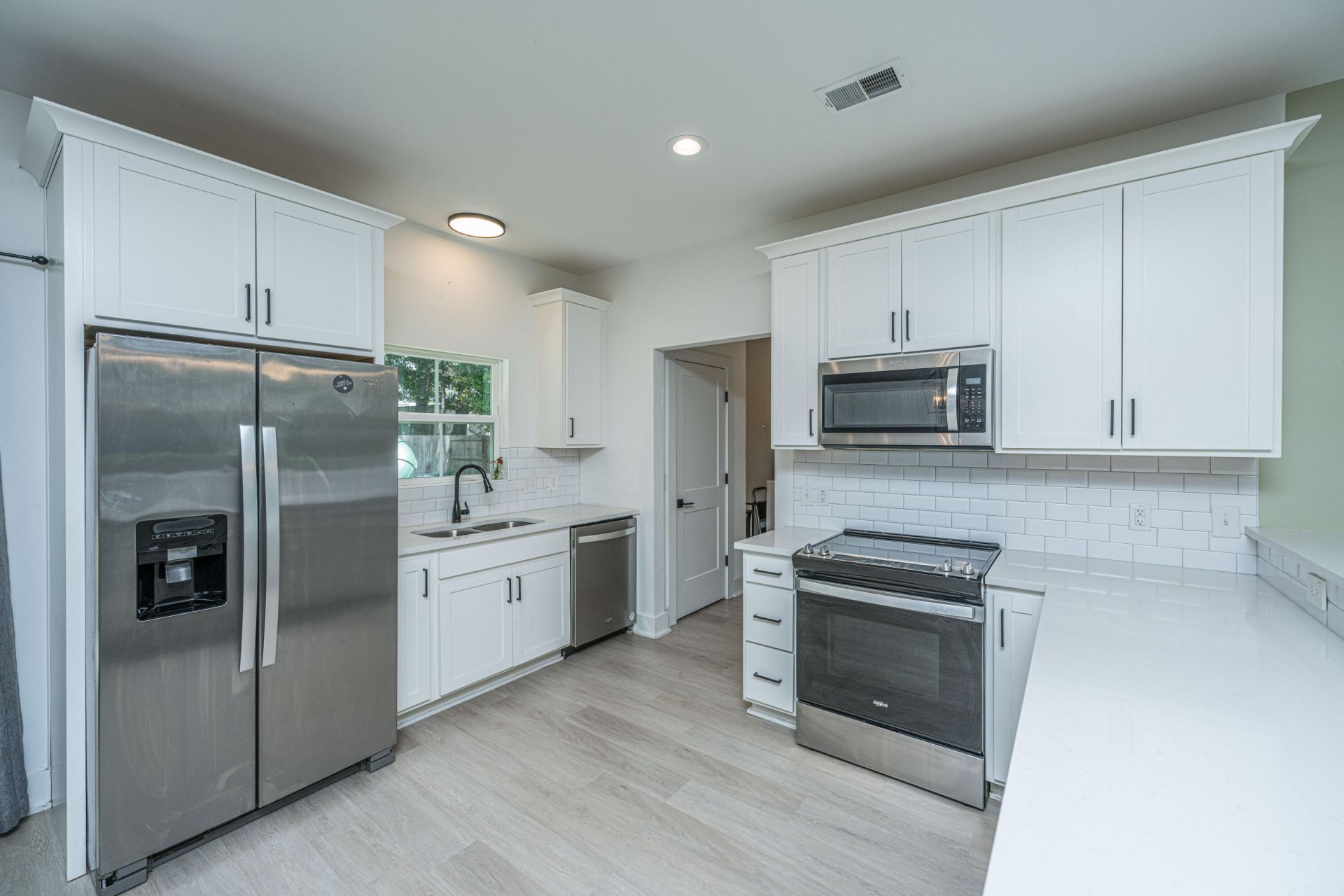 4404 Clovewood Street Photo 12