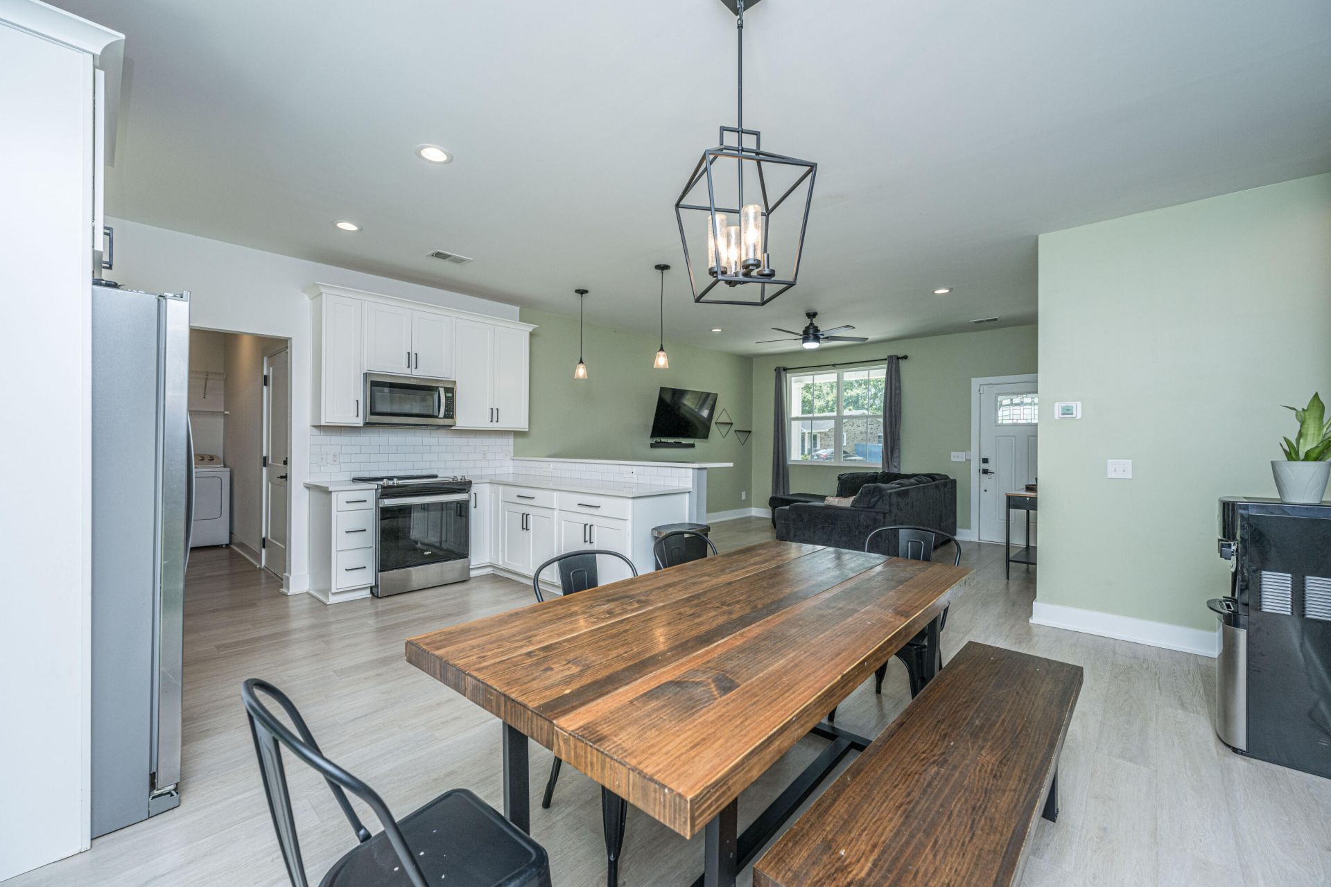 4404 Clovewood Street Photo 17