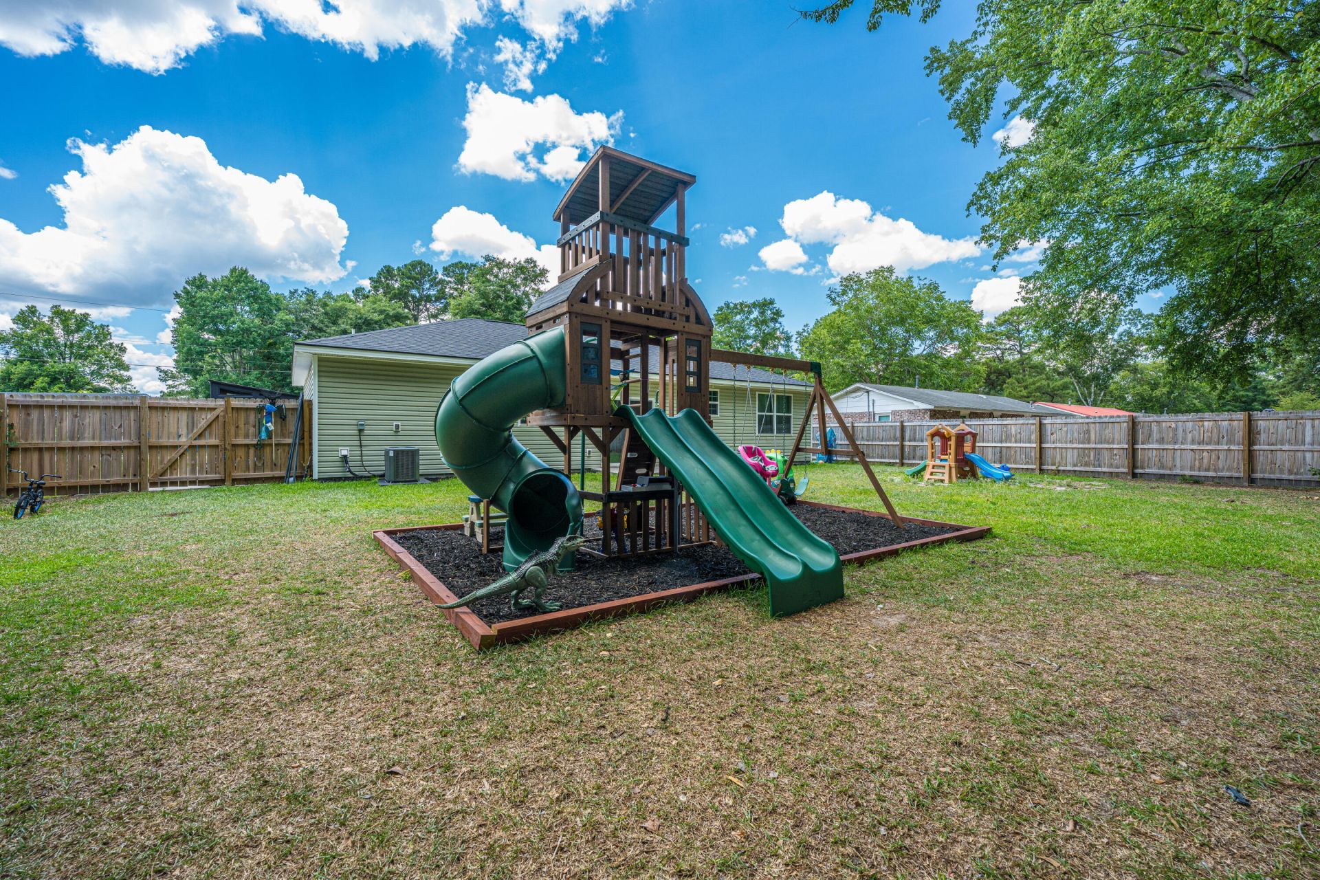 4404 Clovewood Street Photo 33