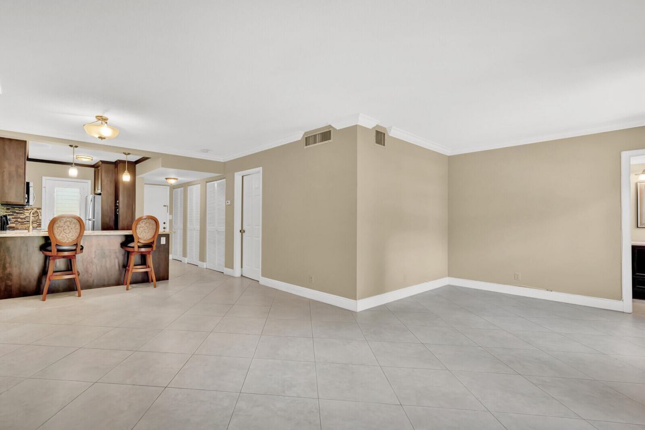 5501 NW 2nd Avenue, Unit 111, Boca Raton, FL 33487 Photo
