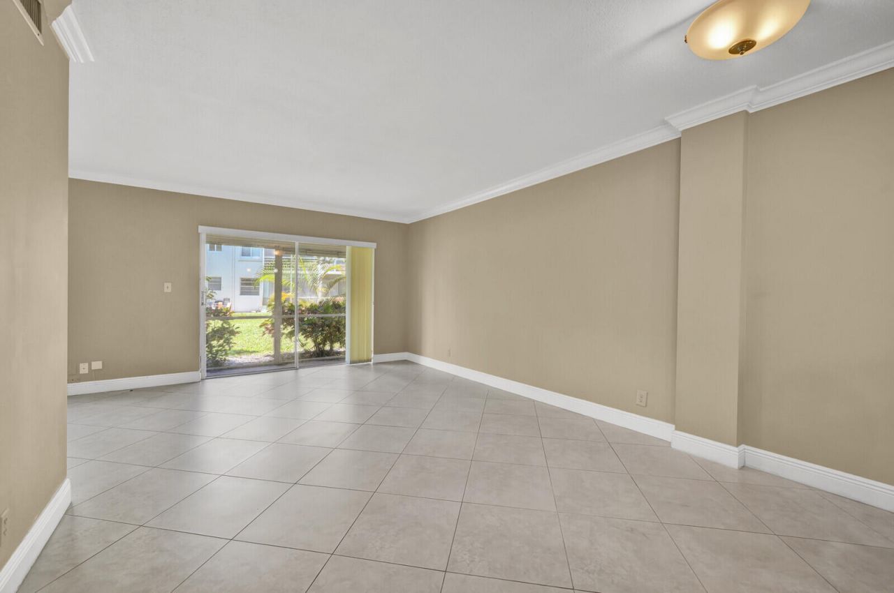 5501 NW 2nd Avenue, Unit 111, Boca Raton, FL 33487 Photo