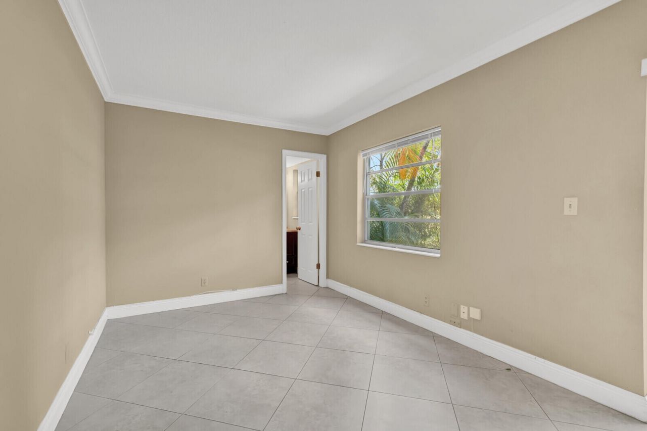 5501 NW 2nd Avenue, Unit 111, Boca Raton, FL 33487 Photo