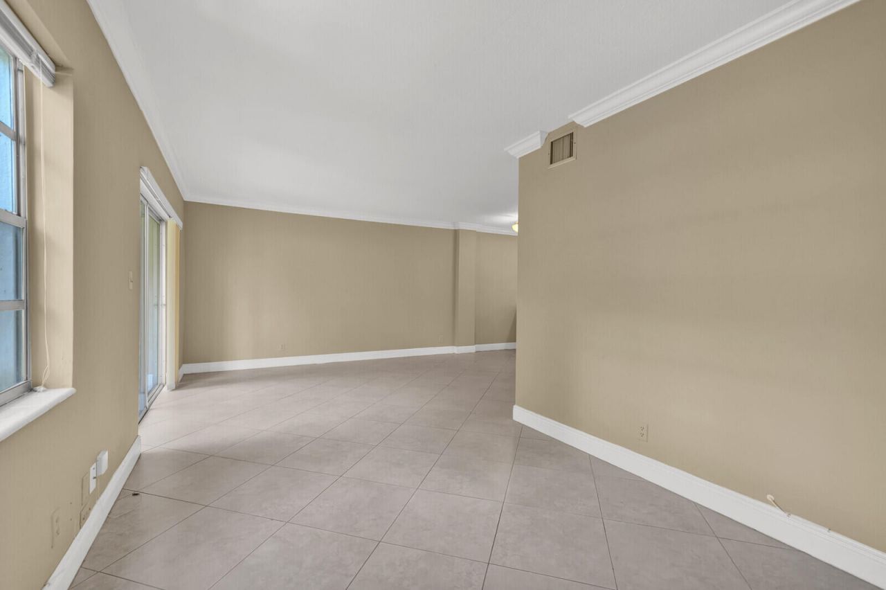 5501 NW 2nd Avenue, Unit 111, Boca Raton, FL 33487 Photo