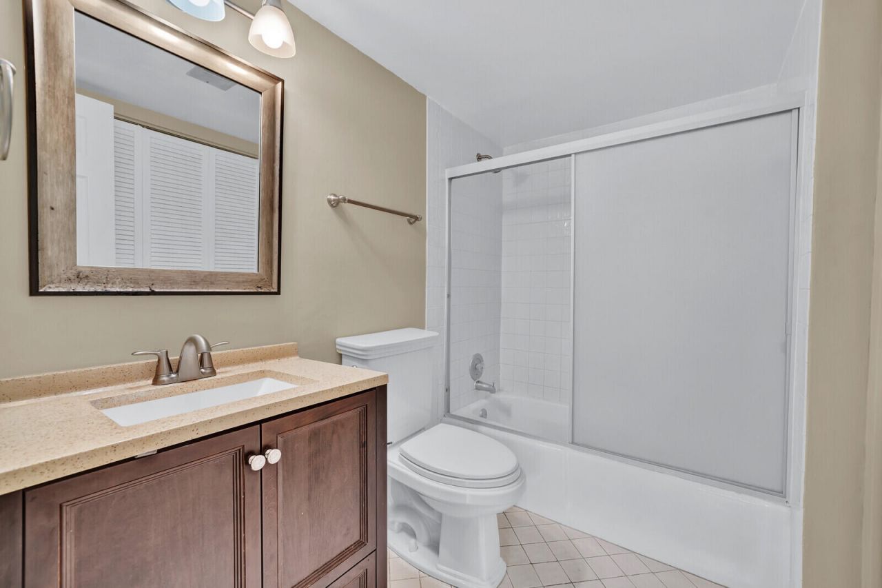 5501 NW 2nd Avenue, Unit 111, Boca Raton, FL 33487 Photo