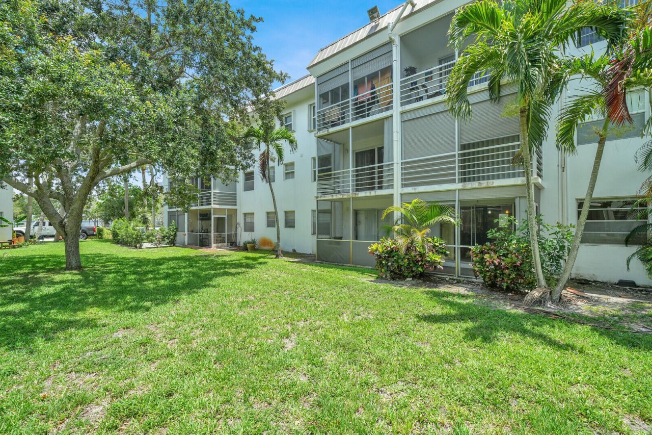 5501 NW 2nd Avenue, Unit 111, Boca Raton, FL 33487 Photo