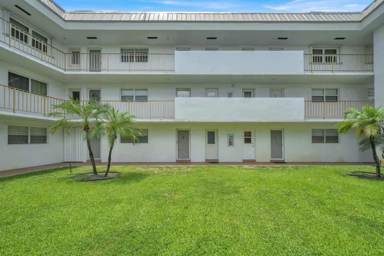 5501 NW 2nd Avenue, Unit 111, Boca Raton, FL 33487 Photo