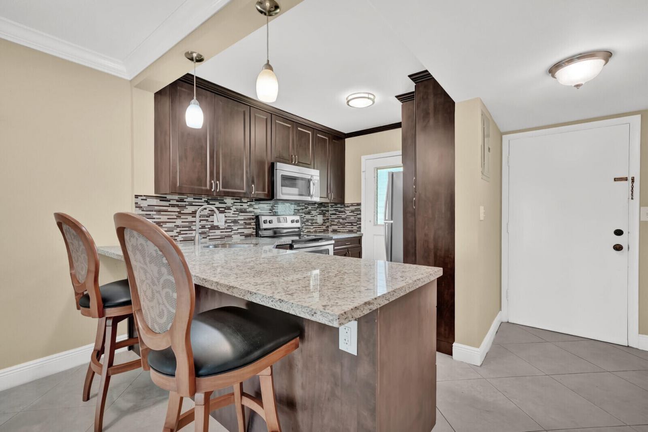 5501 NW 2nd Avenue, Unit 111, Boca Raton, FL 33487 Photo