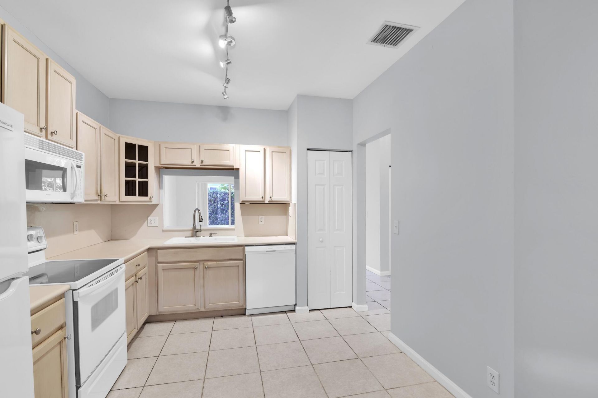8297 Via Leonessa, Boca Raton, FL 33433 Photo