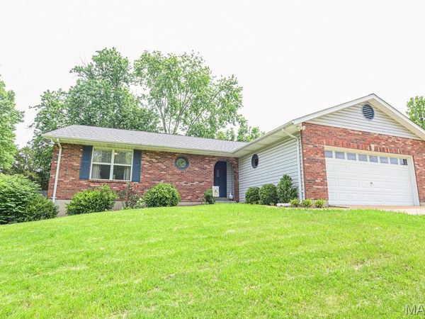 6124 Barrington Oaks Drive, Cedar Hill, MO 63016