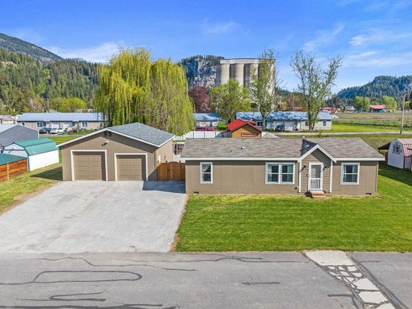 105 B South Ave, Metaline Falls, WA 99153