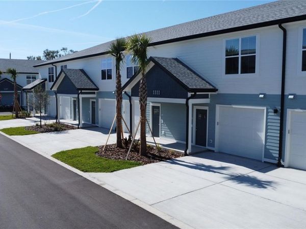 1019 E CAROLINE STREET , TAVARES, FL 32778