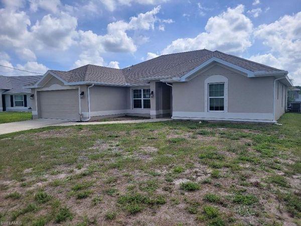 1852 Valmont ST , LEHIGH ACRES, FL 33972