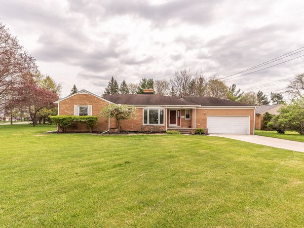 415 Linden Court, Saline, MI 48176