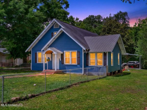 611 Glenwood Street, Picayune, MS 39466