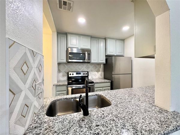11525 N Meridian Avenue, Unit 203, Oklahoma City, OK 73120