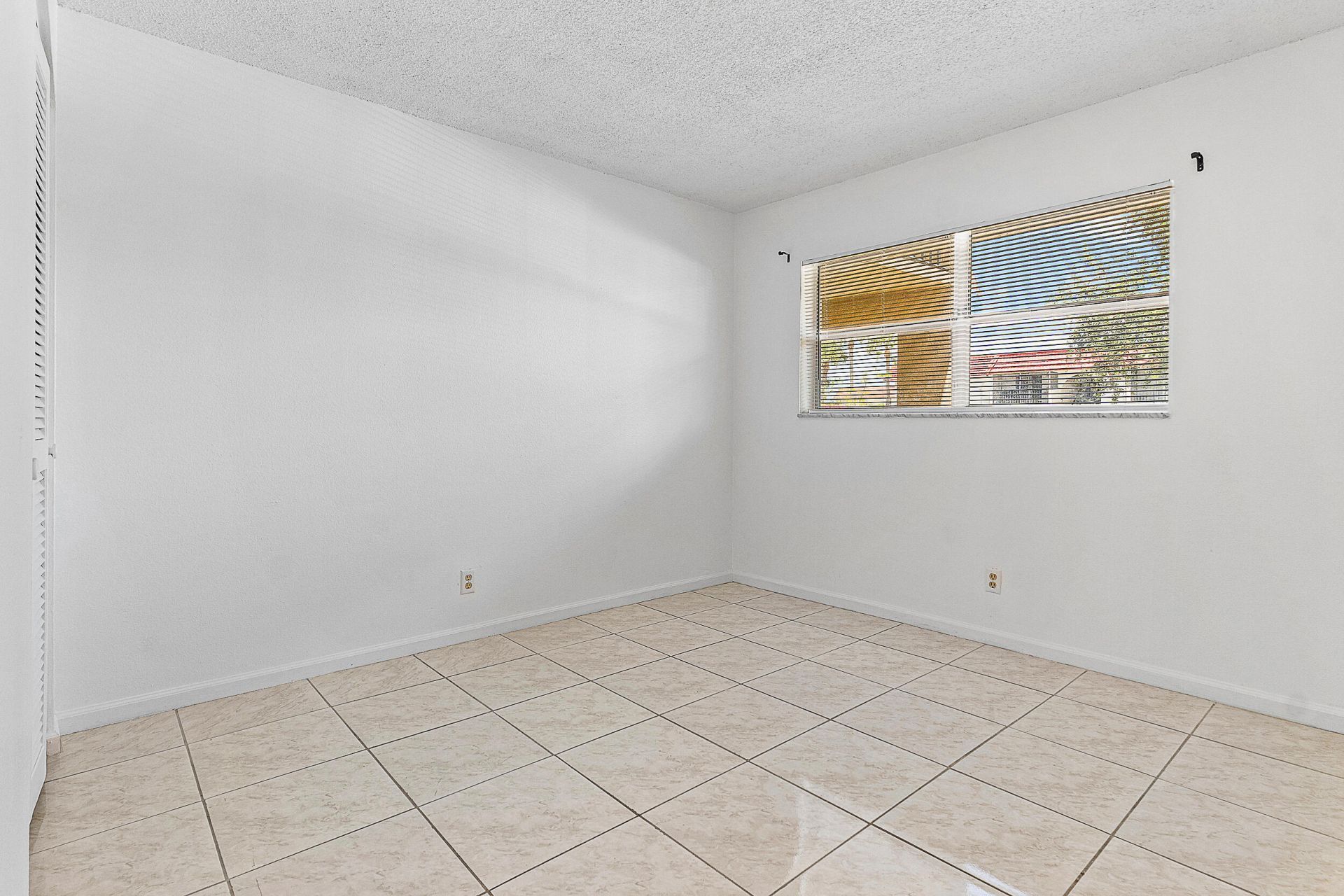 9855 Sandalfoot Boulevard, Unit 305, Boca Raton, FL 33428 Photo