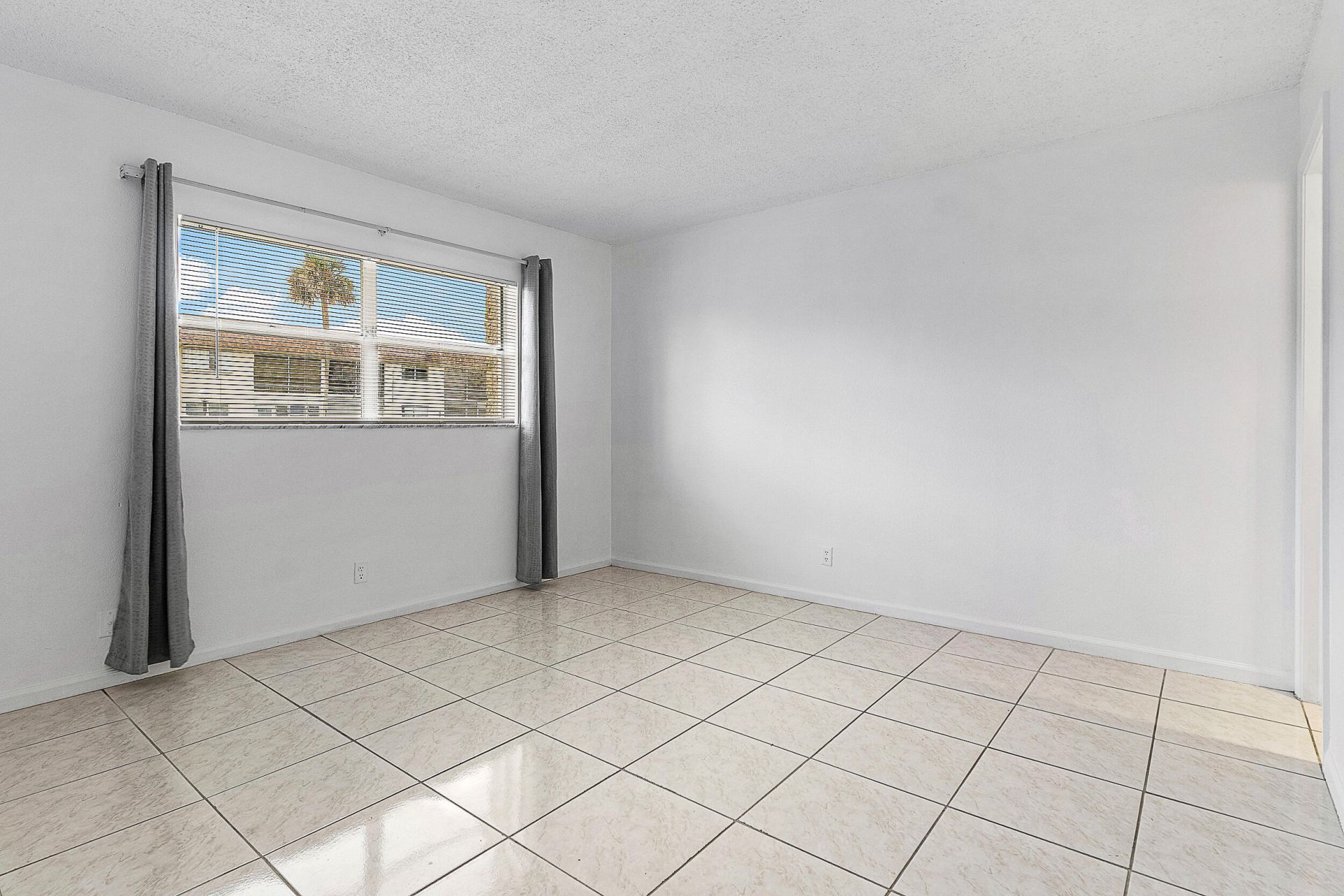 9855 Sandalfoot Boulevard, Unit 305, Boca Raton, FL 33428 Photo