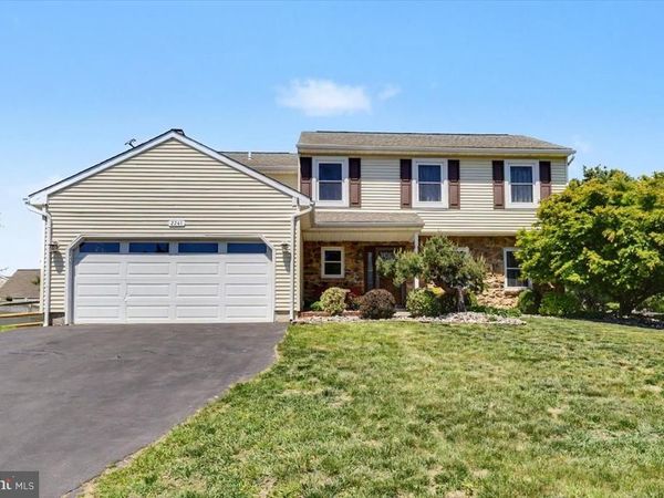 2245 DONNA LANE, POTTSTOWN, PA 19464