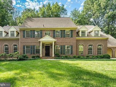 2 BITTERSWEET DRIVE, WEST CHESTER, PA 19382