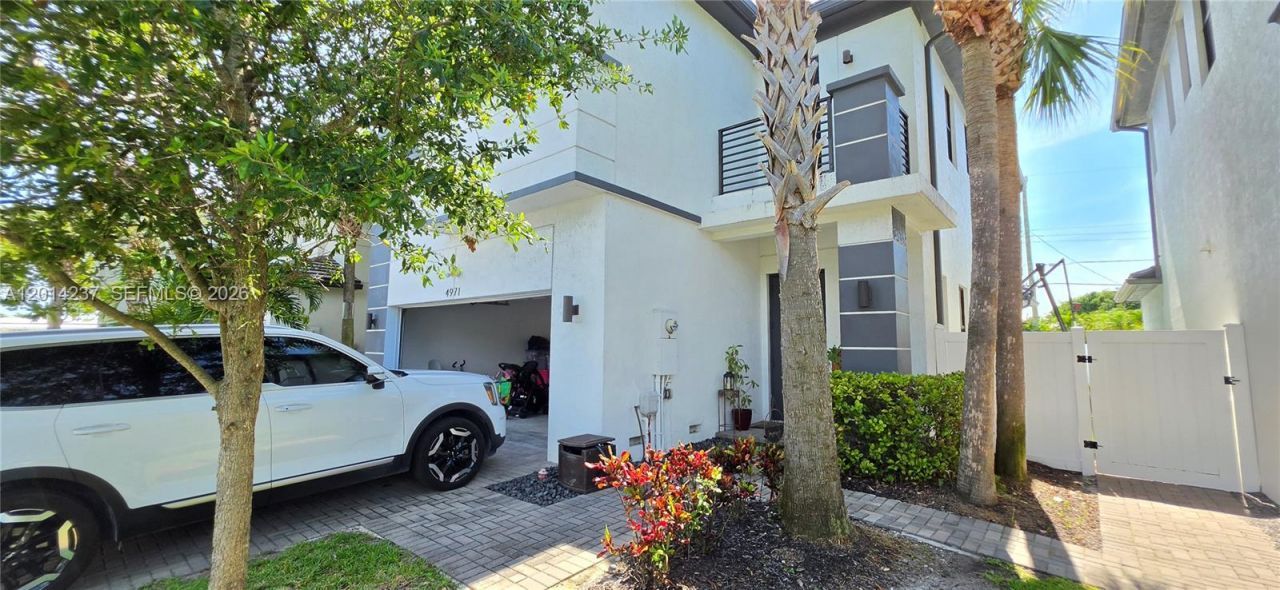 4971 Whispering Way, Unit 4971, Fort Lauderdale, FL 33312 Photo