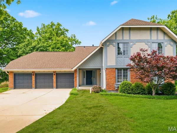 15693 Dresden Lake Court, Chesterfield, MO 63017
