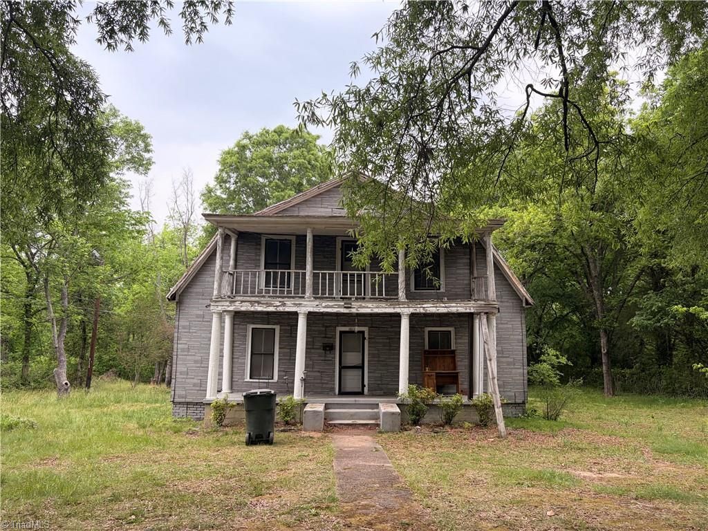 1611 Meadow Road, Eden, NC 27288 Main Photo