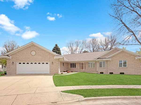 103 Whitney Circle, Marshall, MN 56258