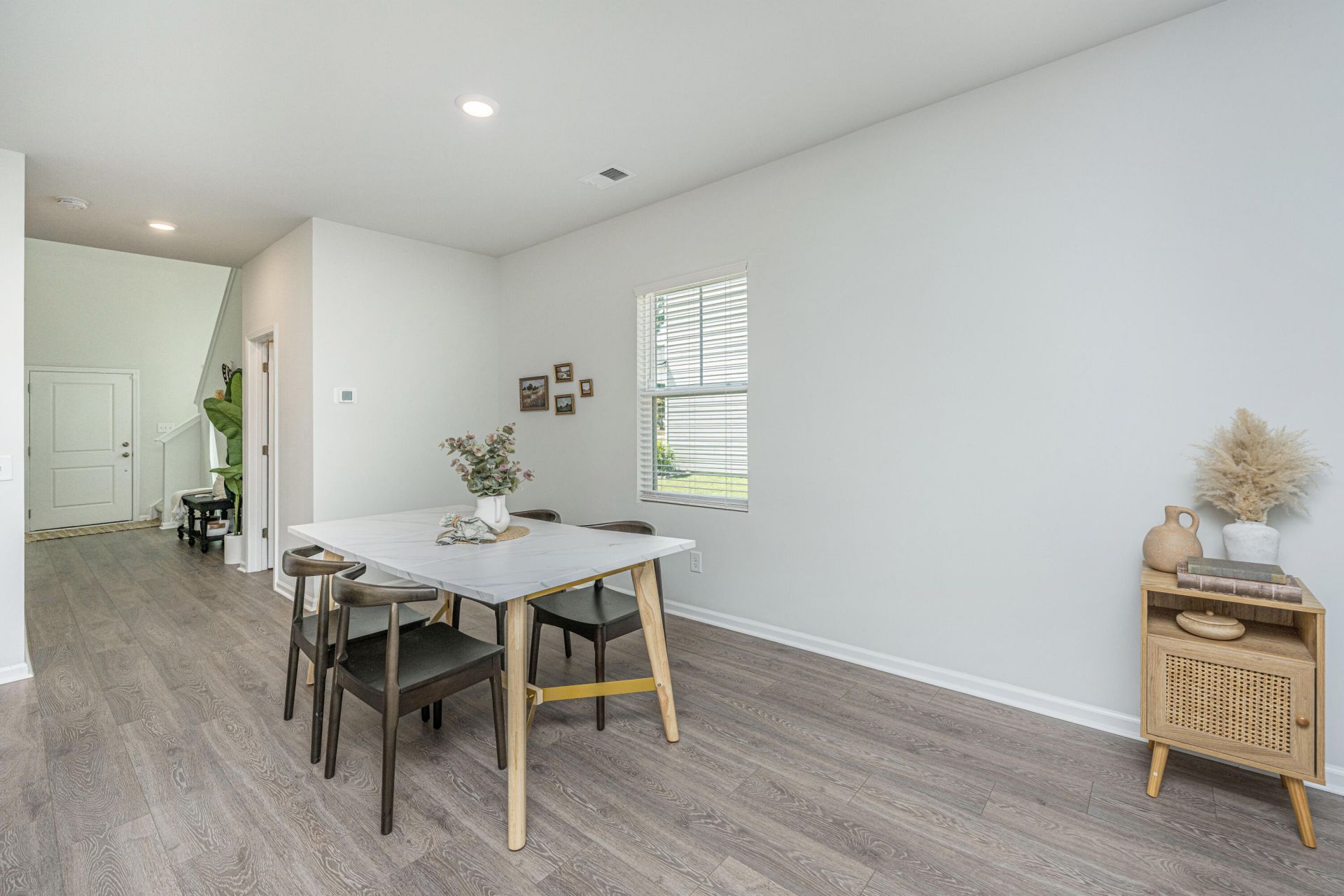 496 Minim Street Photo 8