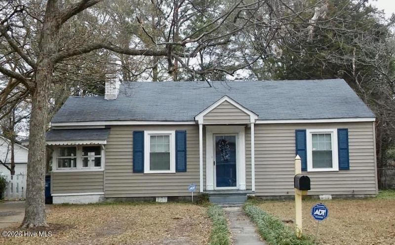 138 W Circle Court, Fayetteville, NC 28301 Main Photo