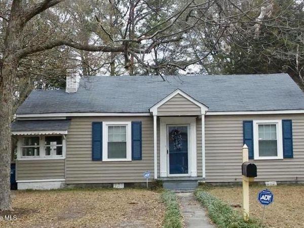 138 W Circle Court, Fayetteville, NC 28301