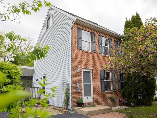 15 SCHOOL HOUSE LANE, LITITZ, PA 17543